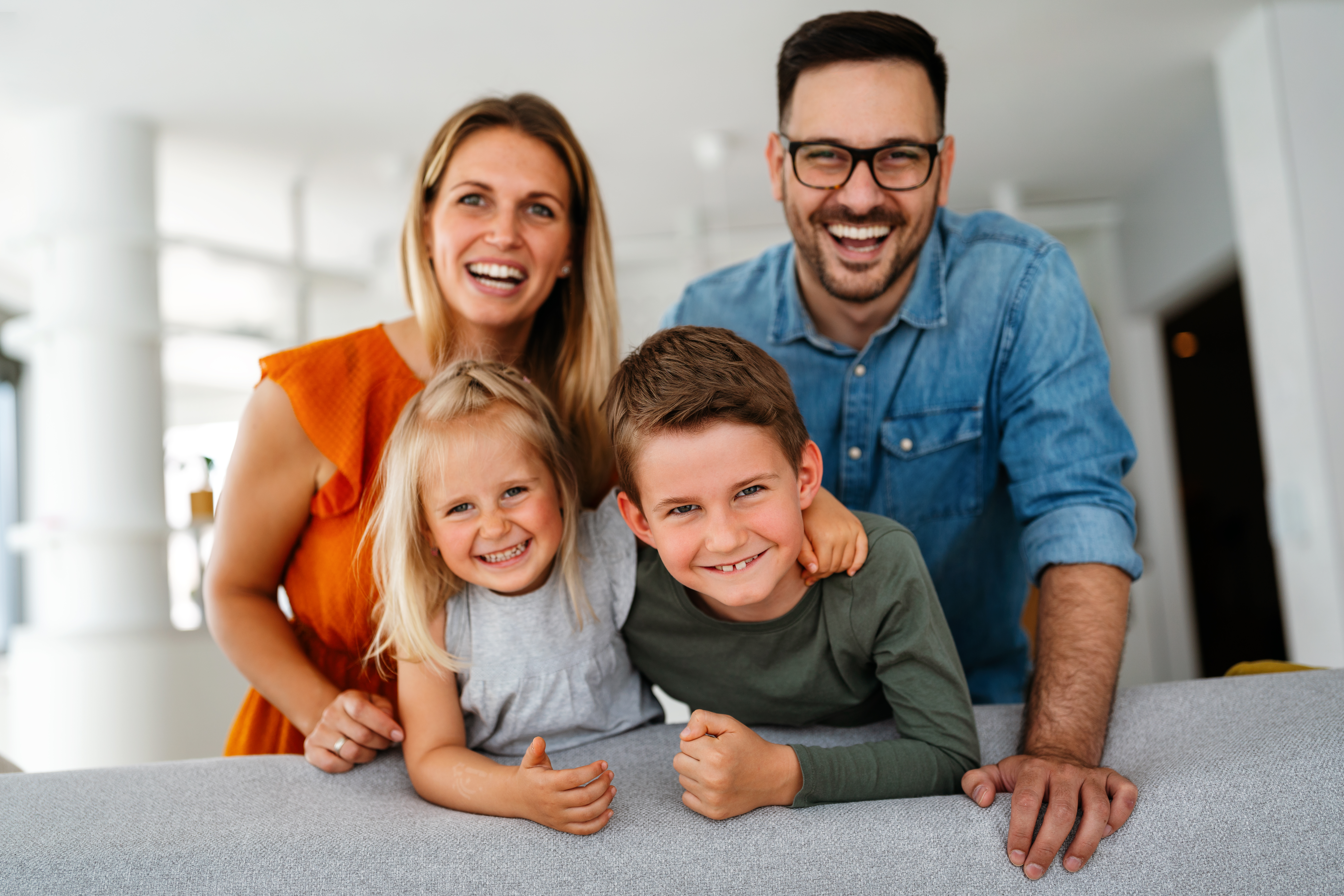 Family holiday friendship app connecting children before travelling